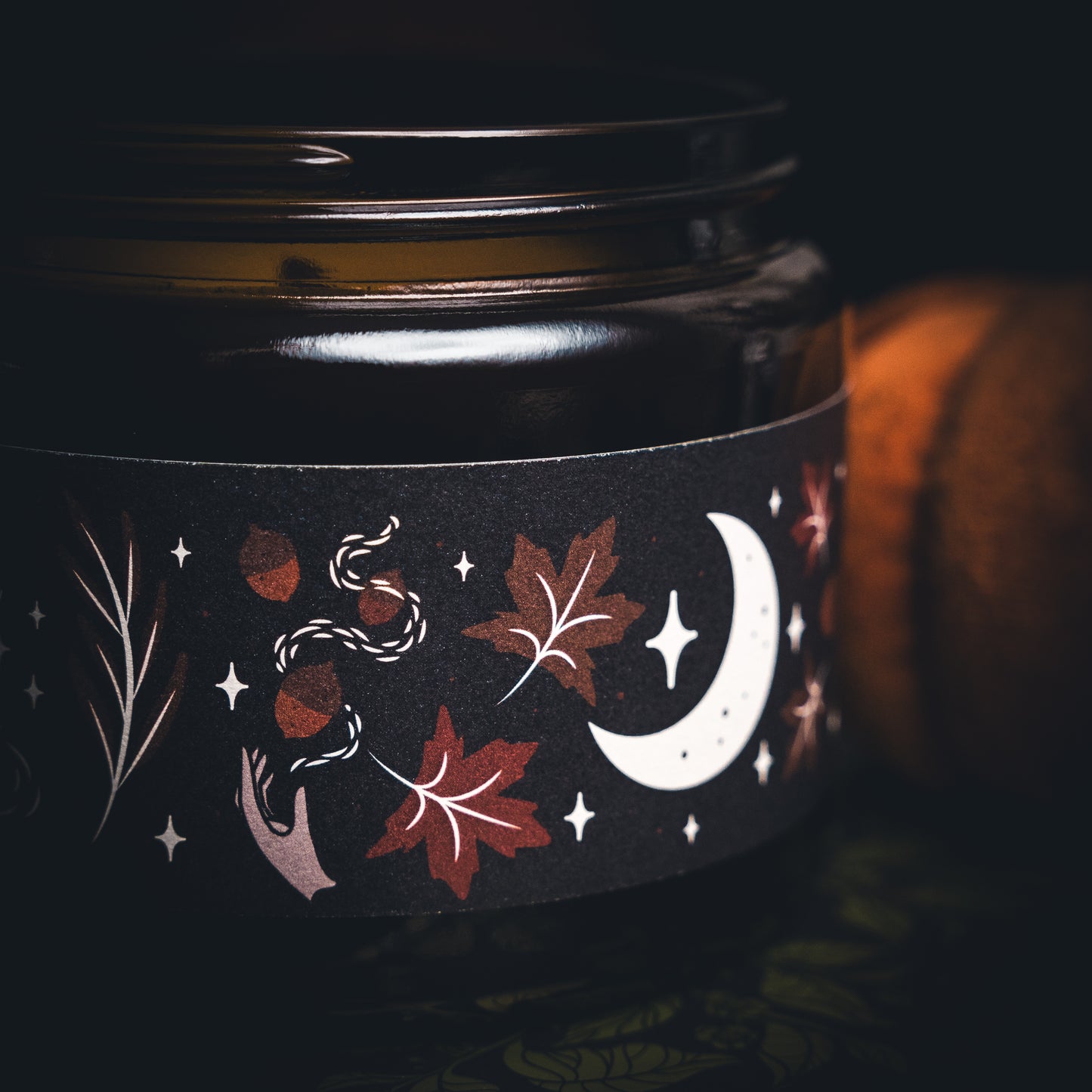Autumn Magick Candle - Ho Wood & Nutmeg